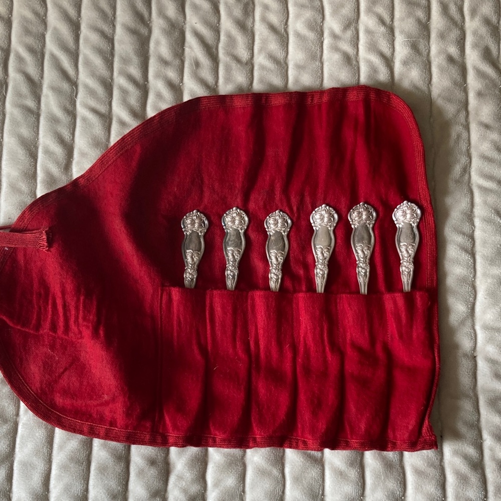 Sterling-Style Ornate Silver Flatware Set of 6 - Red Pouch